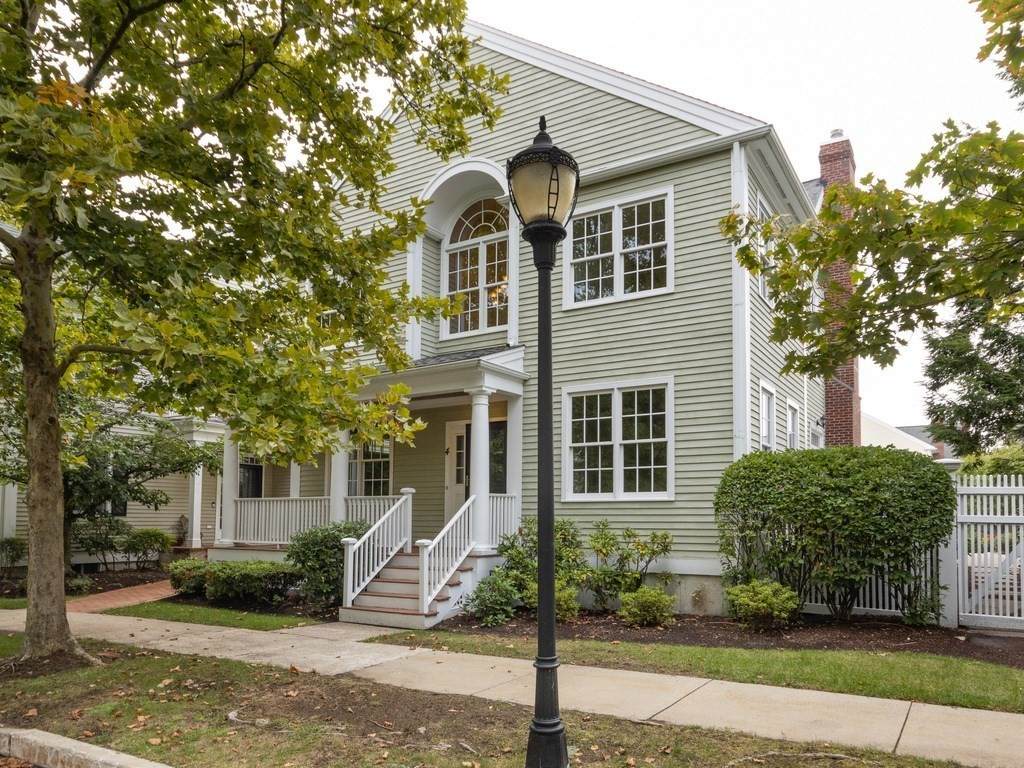 4 Preston Square - Photo 1