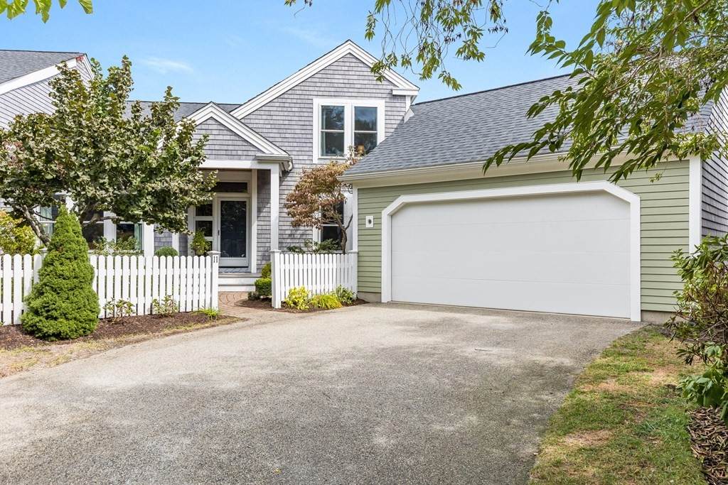 11 Fletcher Reach - Photo 1