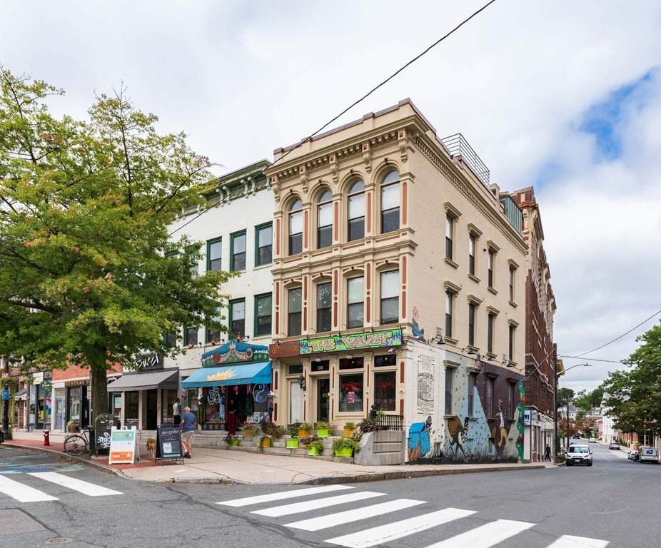 135 Main St - Photo 1