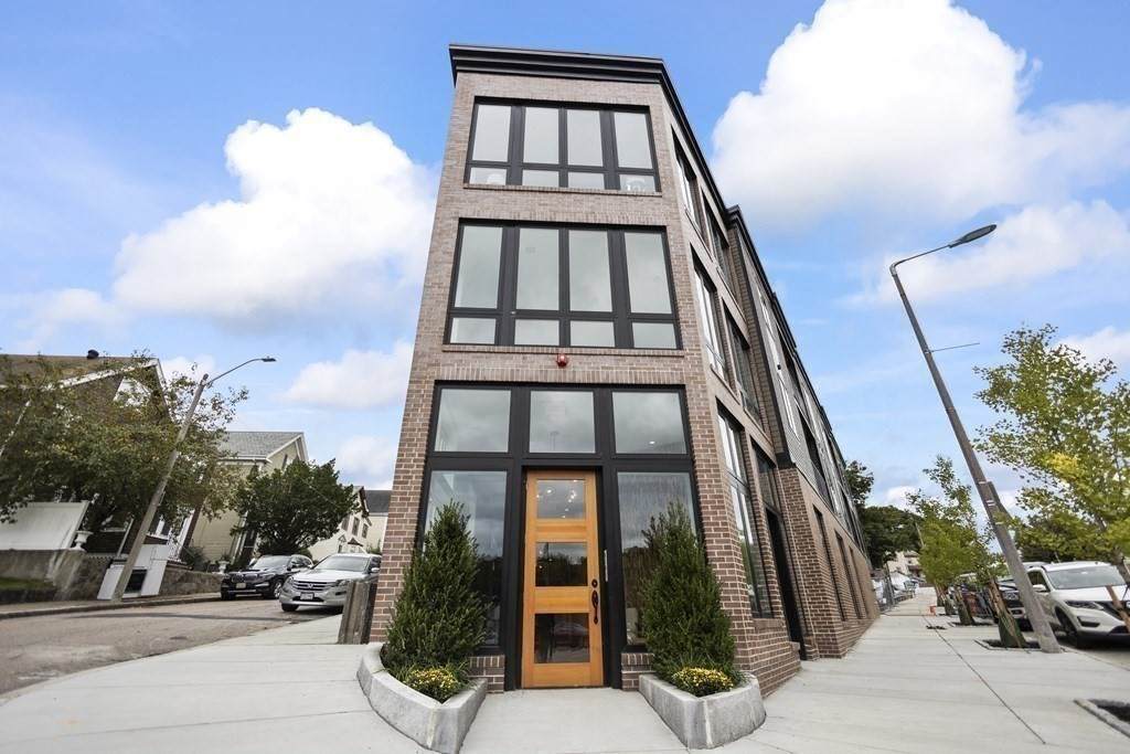 46 Belgrade Avenue - Photo 1