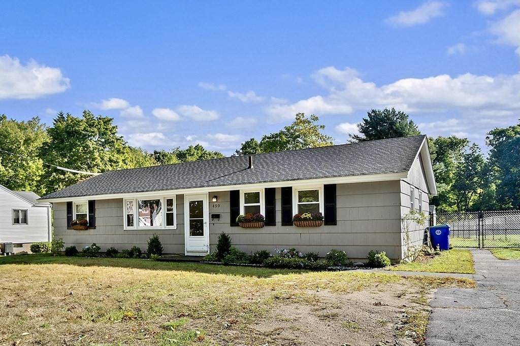490 Salem St - Photo 1