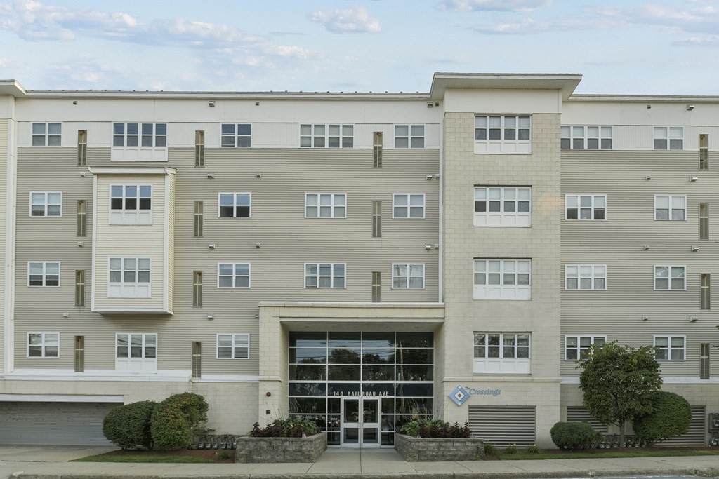 140 Railroad Ave - Photo 1
