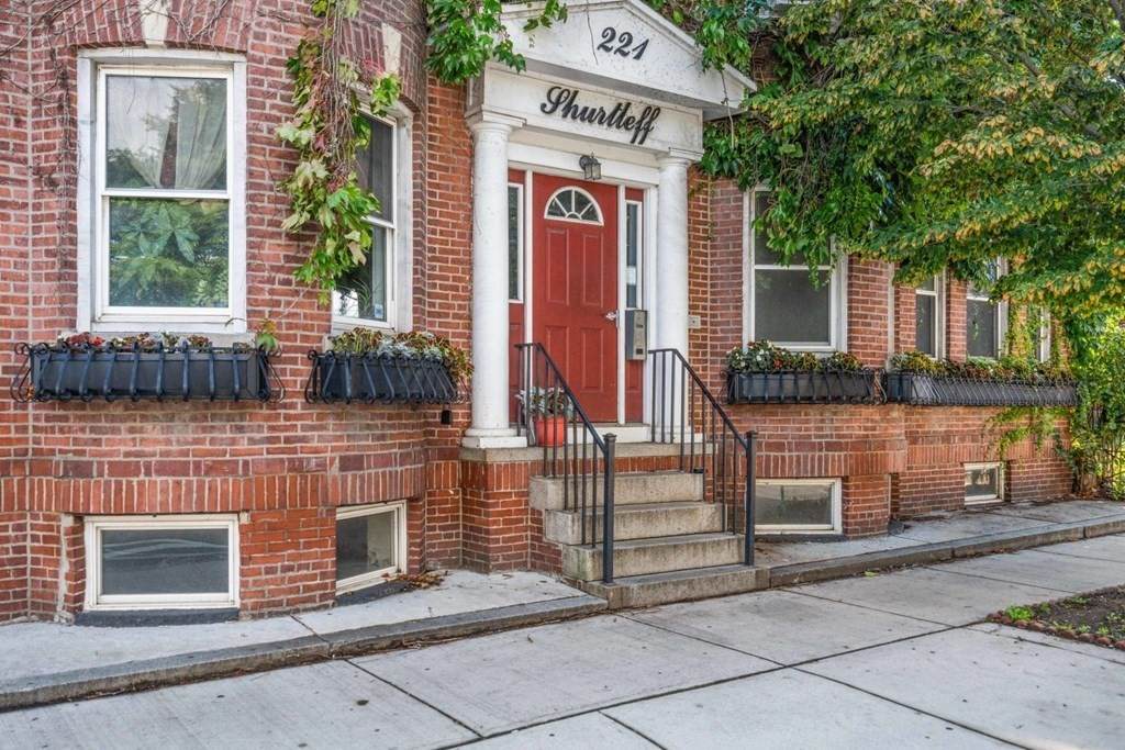 221 Shurtleff St - Photo 1