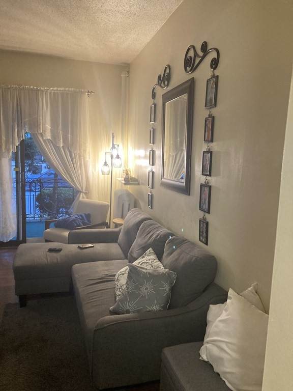 317 Summit Ave - Photo 1