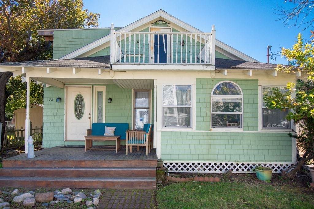 32 R St - Photo 1