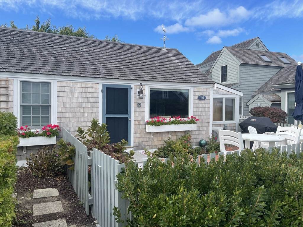 14 Race Point Rd - Photo 1