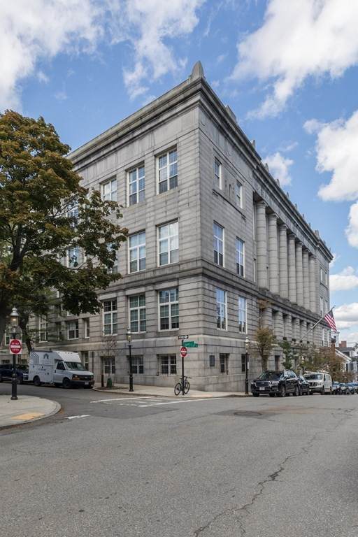 30 Monument Square - Photo 1