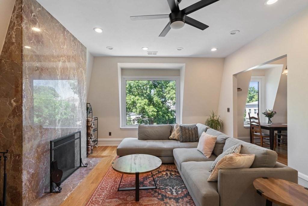 780 E Broadway - Photo 1