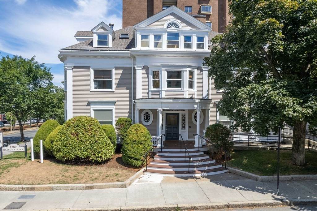 1269 Beacon Street - Photo 1
