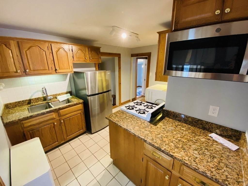 175 Commercial St - Photo 1