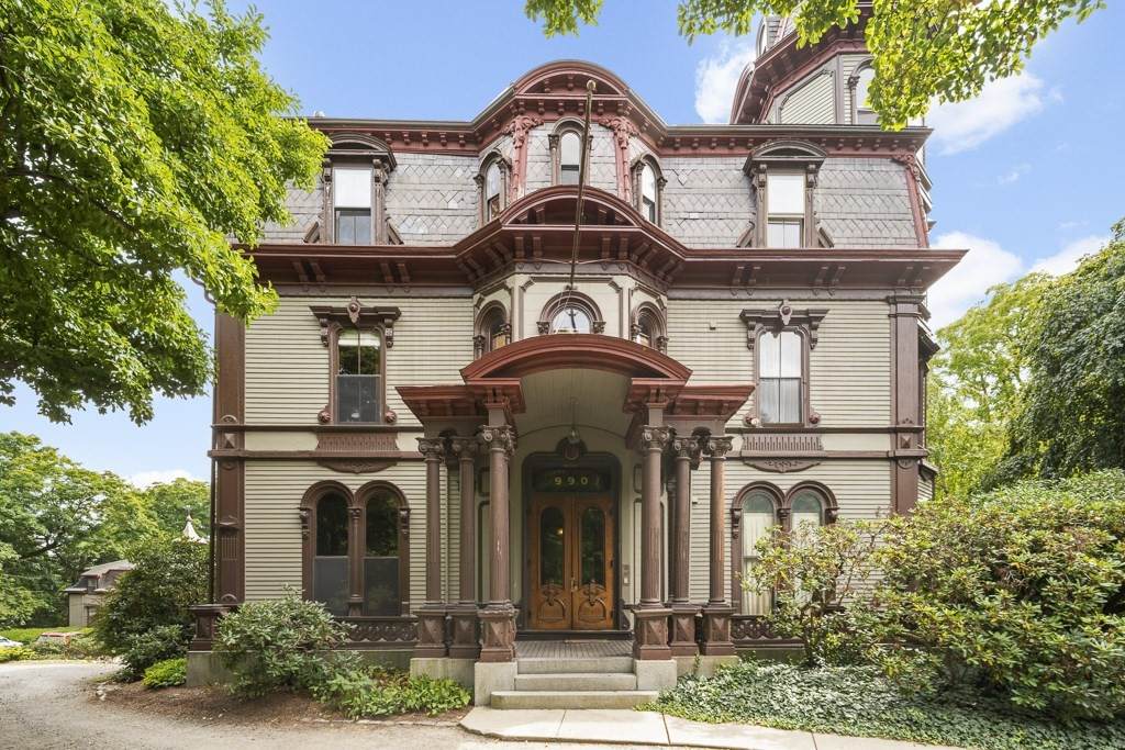 990 Centre Street - Photo 1