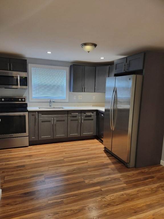 571 4th St - Photo 1