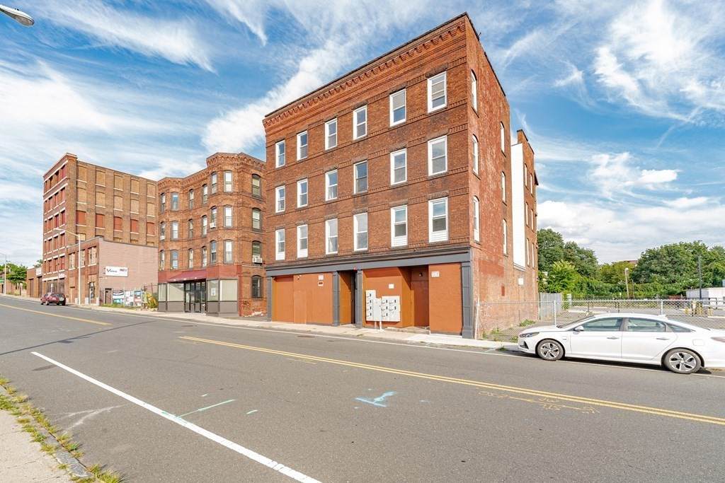 489-493 Worthington St - Photo 1