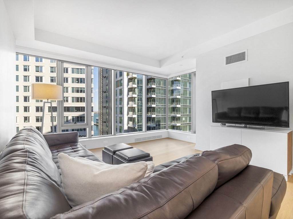 133 Seaport Blvd - Photo 1