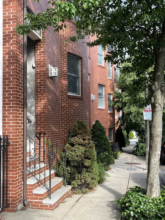 118 W 3rd - Photo 1
