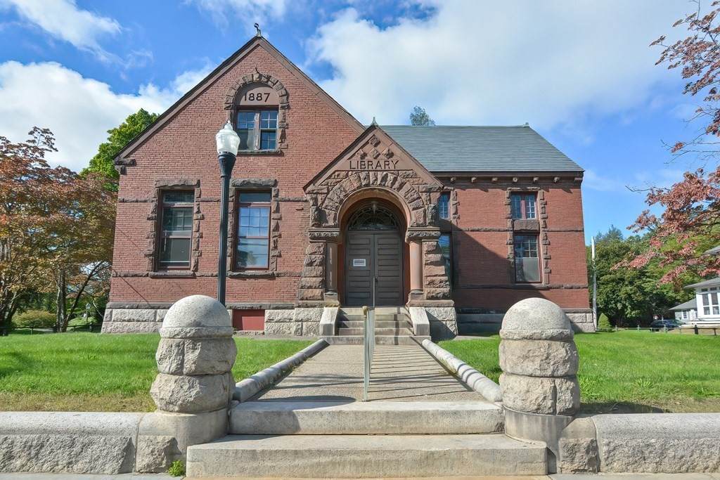 4 Mansfield Ave - Photo 1