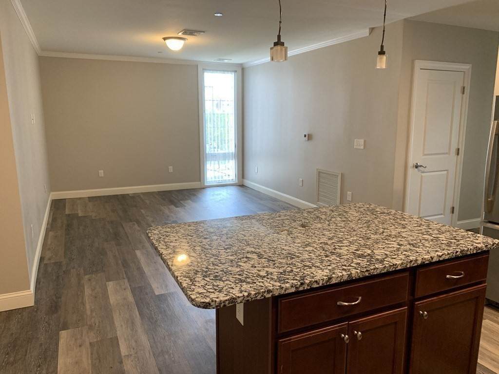 40 Ames Ave - Photo 1