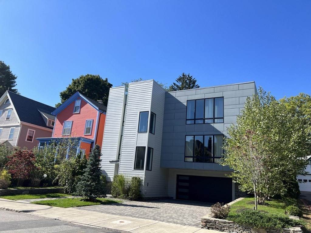 75 Greenough St - Photo 1