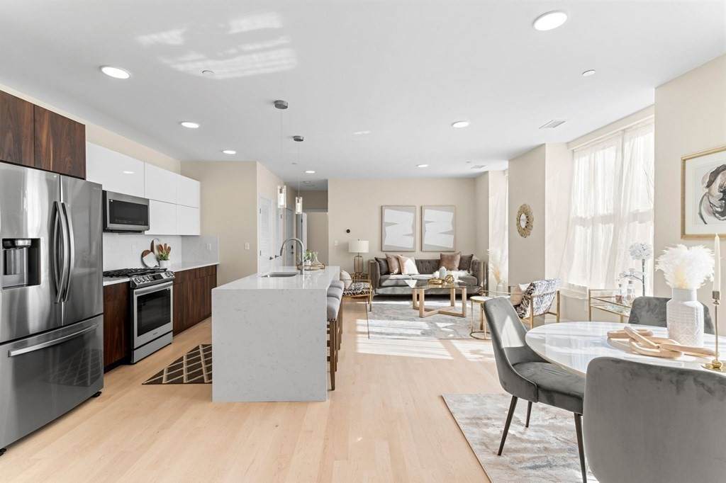 124 Warren Street - Photo 1