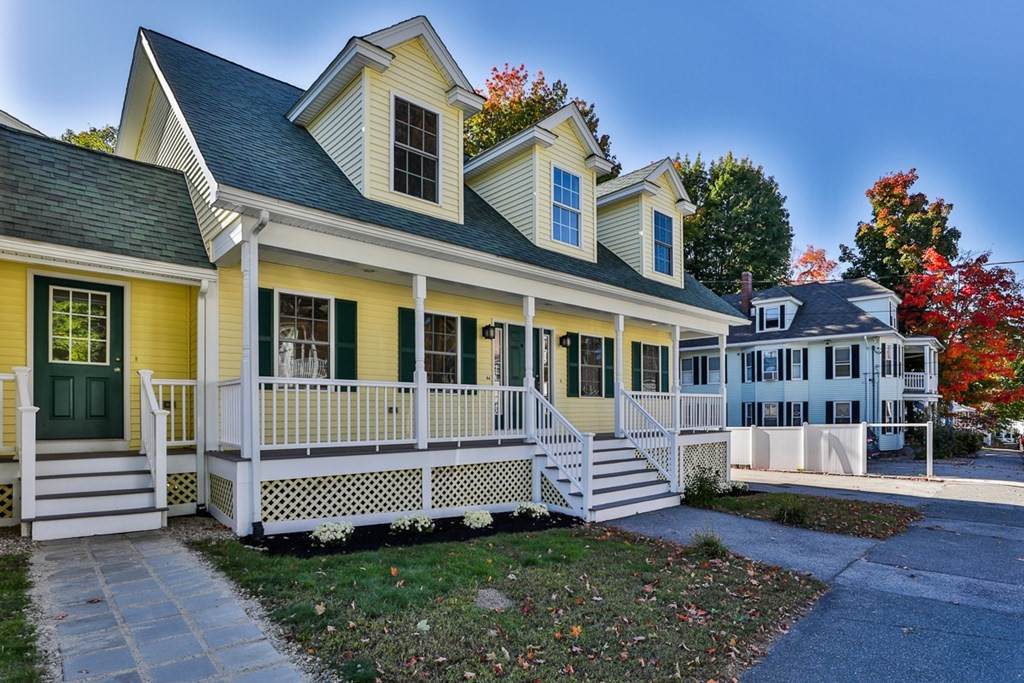 44 Blossom St - Photo 1
