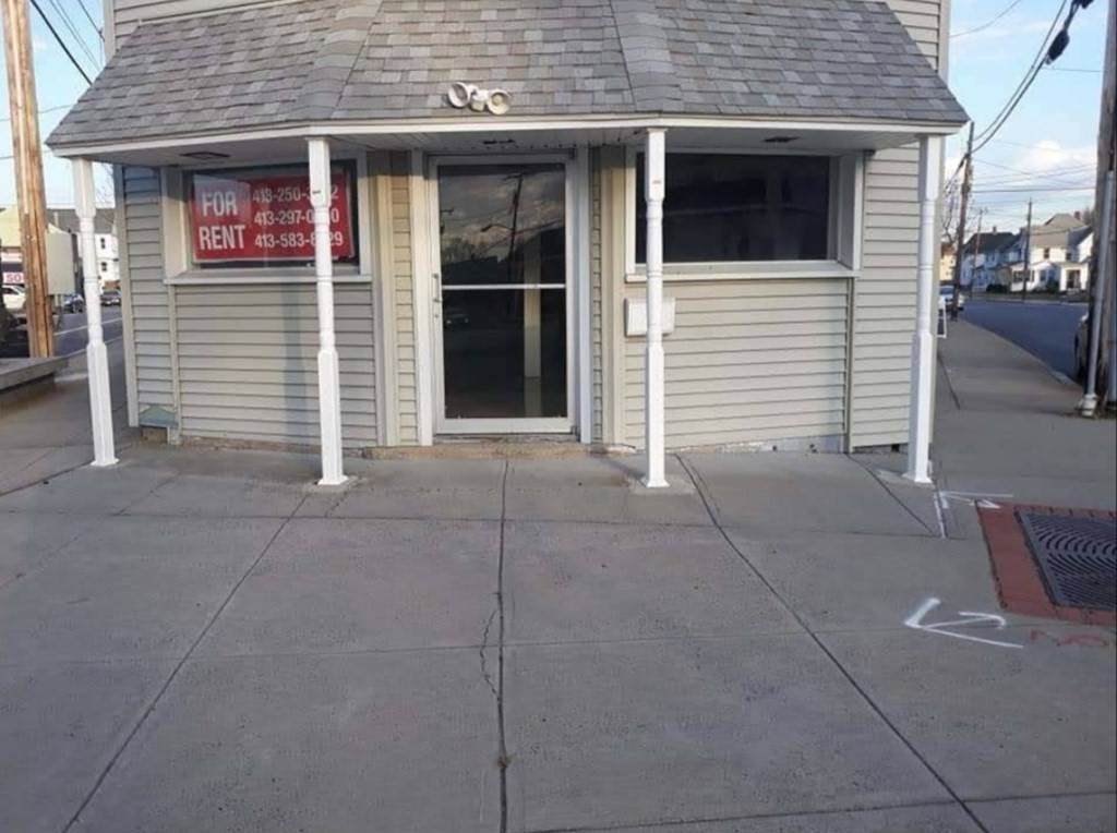 244 East St - Photo 1