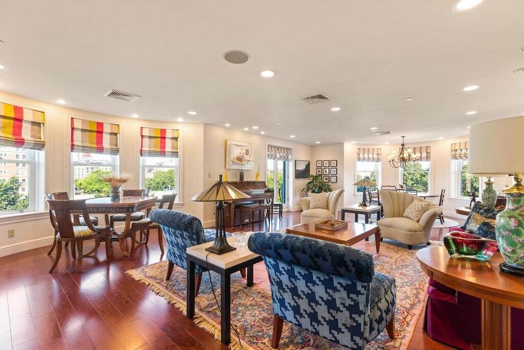 416 Commonwealth Ave - Photo 1
