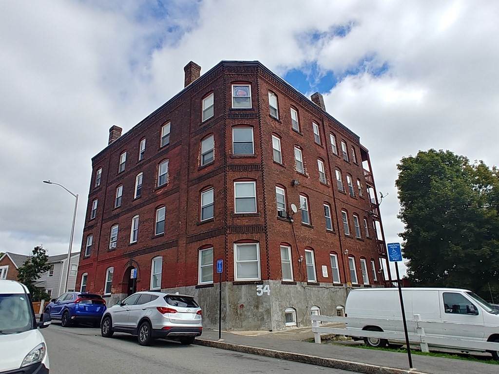 34 Beacon St - Photo 1