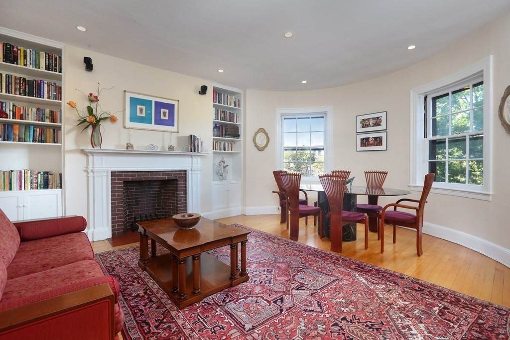 1253 Beacon St - Photo 1