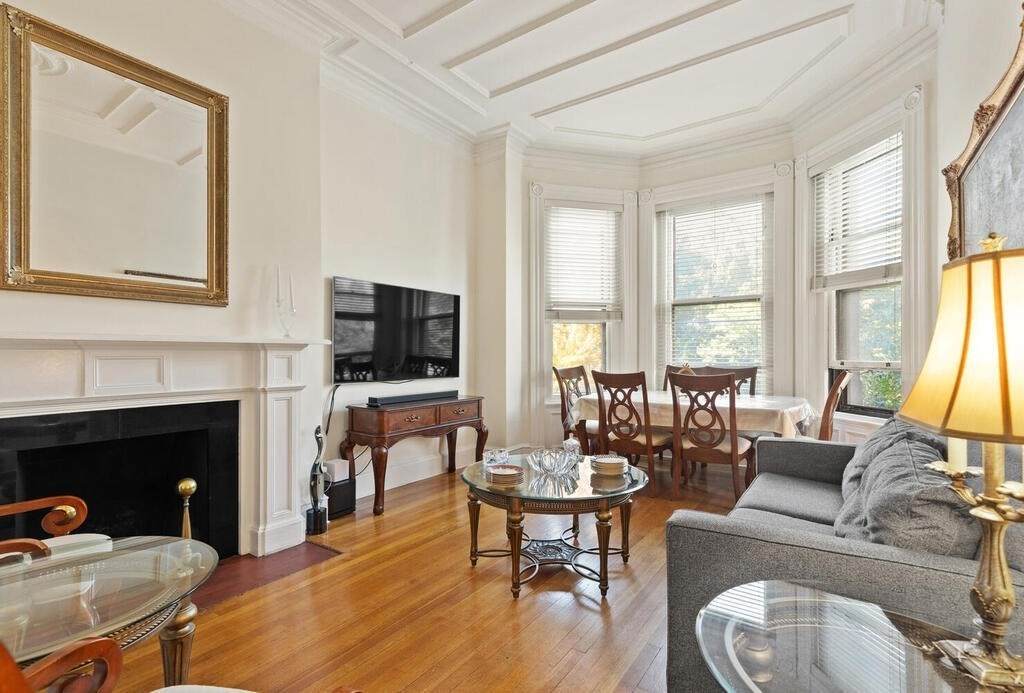 298 Commonwealth Ave - Photo 1