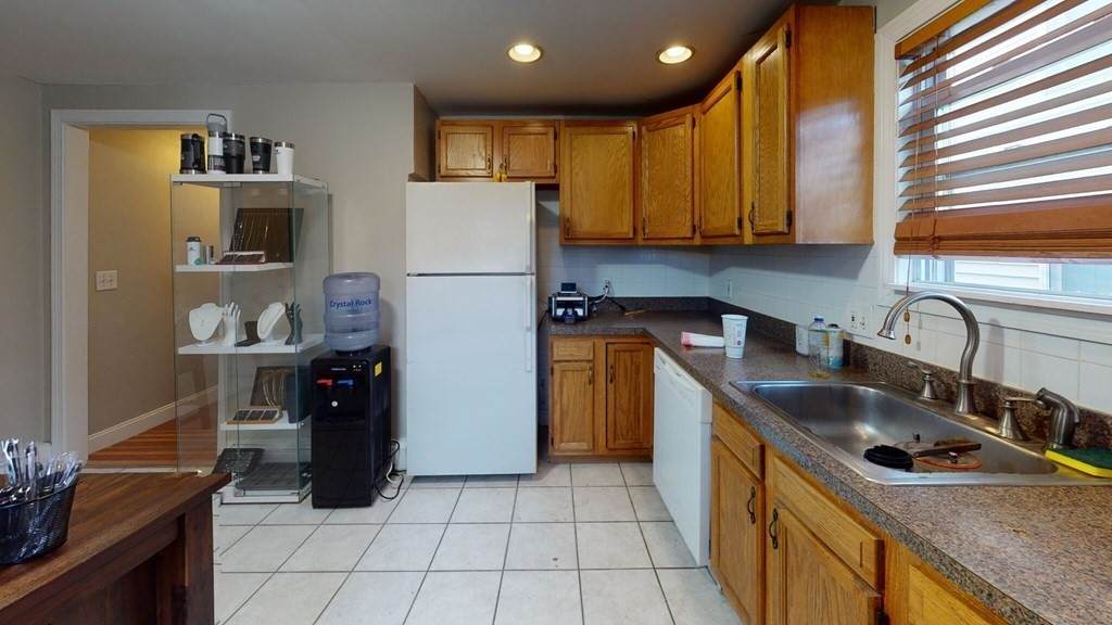 22-24 Kelley Court - Photo 1