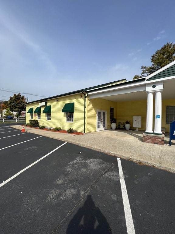 79 Turnpike Rd - Photo 1