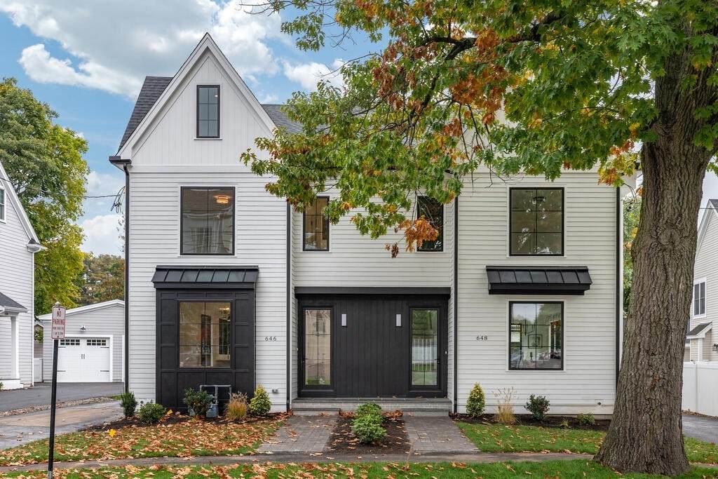 646 Webster - Photo 1