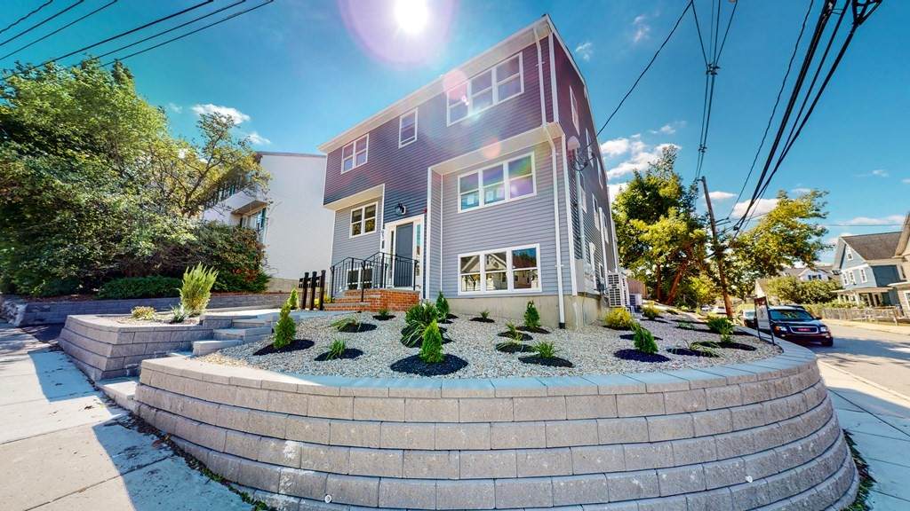 91 Metropolitan Avenue - Photo 1