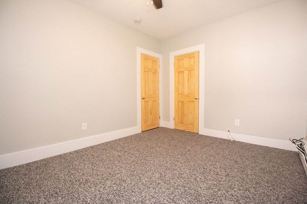 20 Roberts - Photo 1