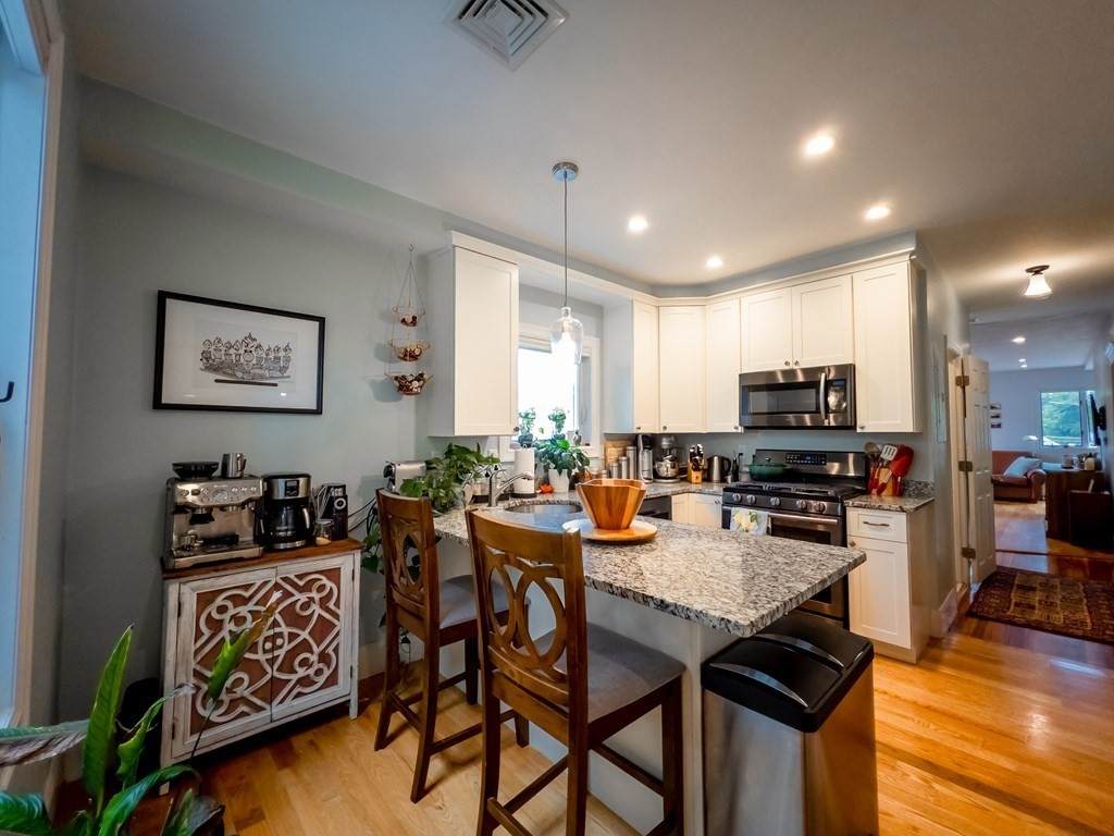 47 Metropolitan Avenue - Photo 1