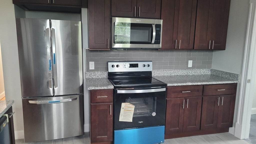 110 Fuller St - Photo 1
