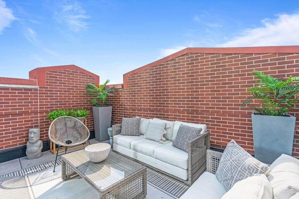 100 Shawmut Avenue - Photo 1