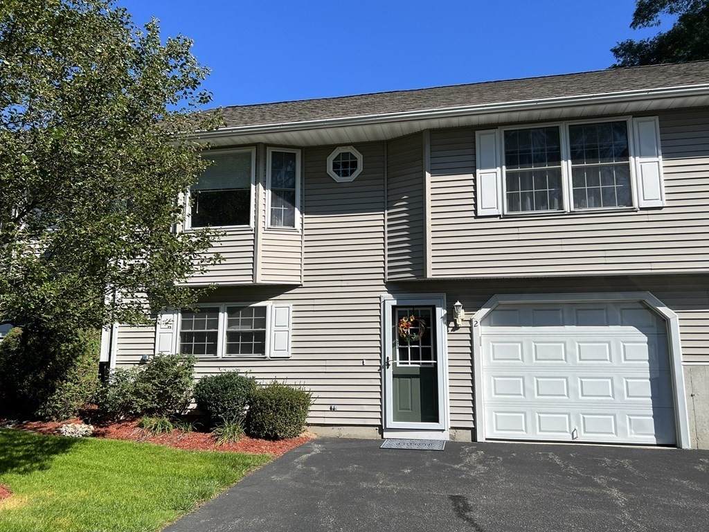 585 Sheridan St - Photo 1