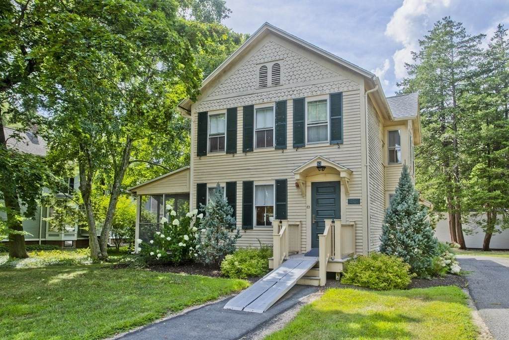 83 College St - Photo 1