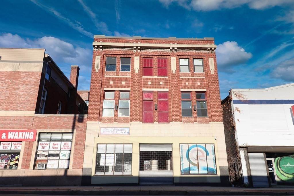 582 Essex Street - Photo 1