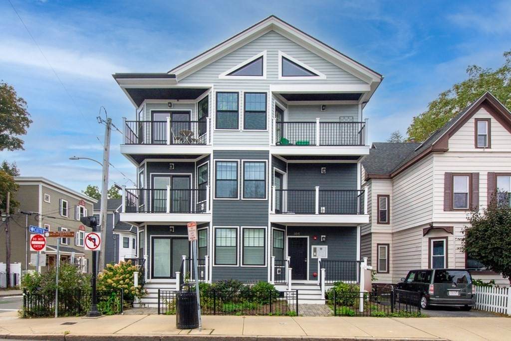384 Highland Ave - Photo 1