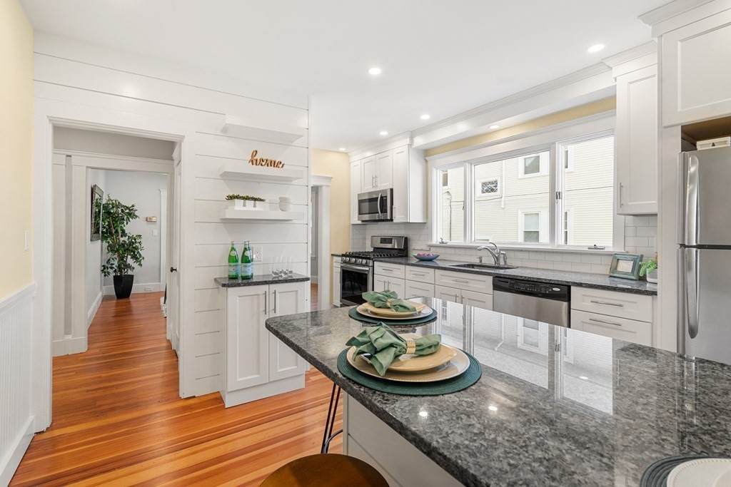 62 Foster St - Photo 1