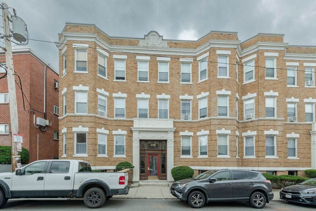 233 Kelton Street - Photo 1