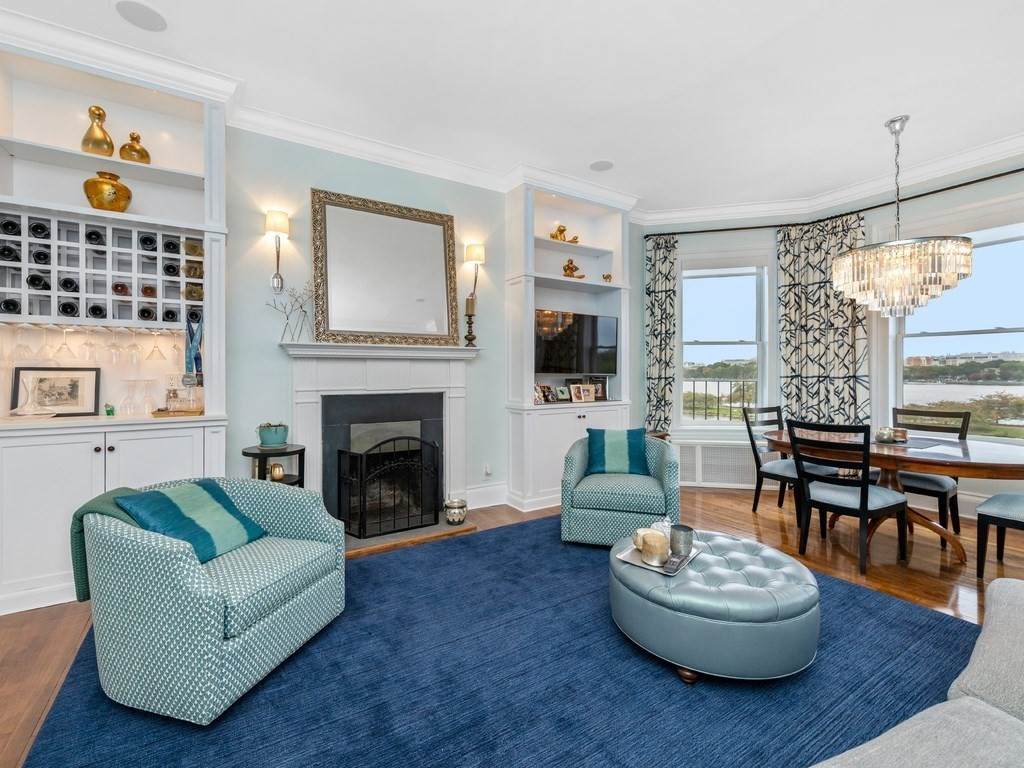 286 Beacon St - Photo 1