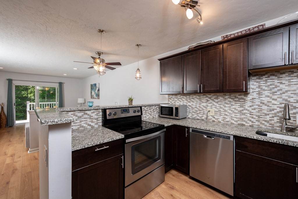 39 Hobart Lane - Photo 1