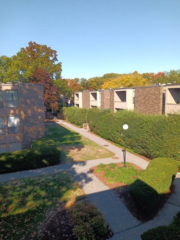 56 Shrewsbury Green Dr - Photo 1