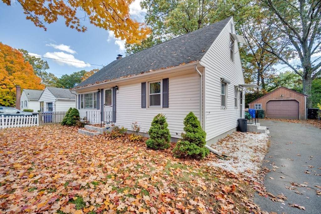 165 Brewster St - Photo 1