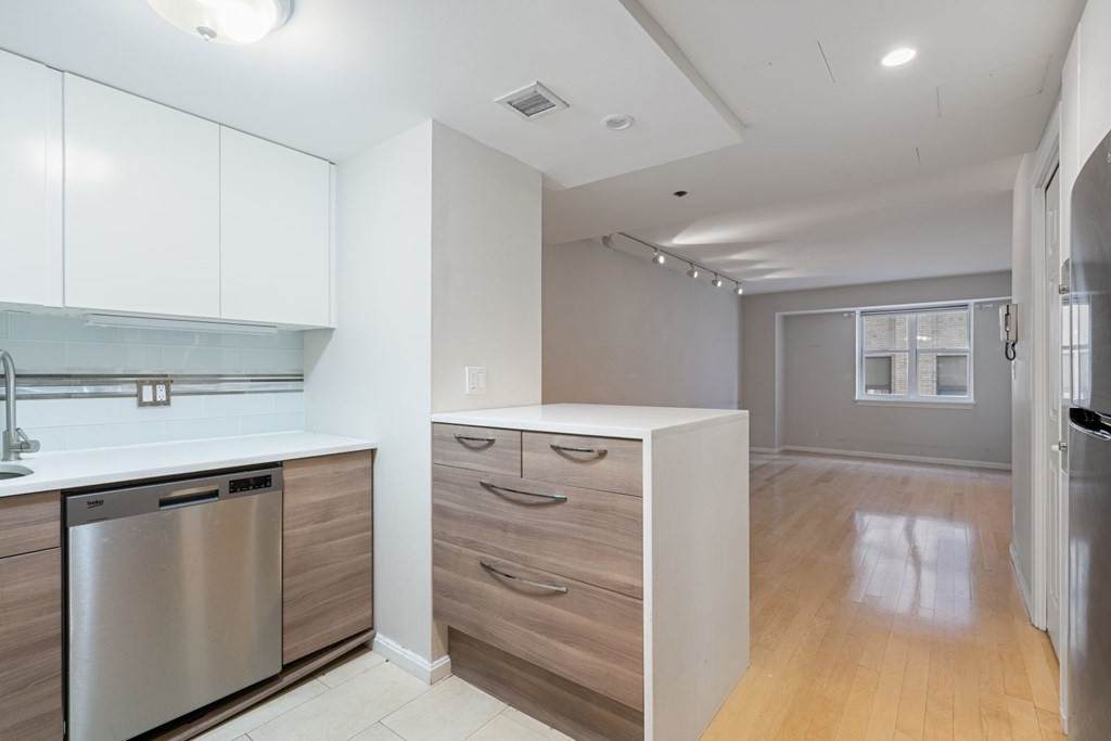 170 Tremont St - Photo 1