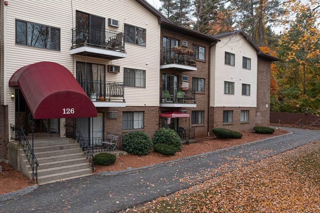 126 Mammoth Road - Photo 1