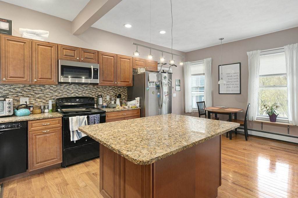 89 Plymouth St - Photo 1